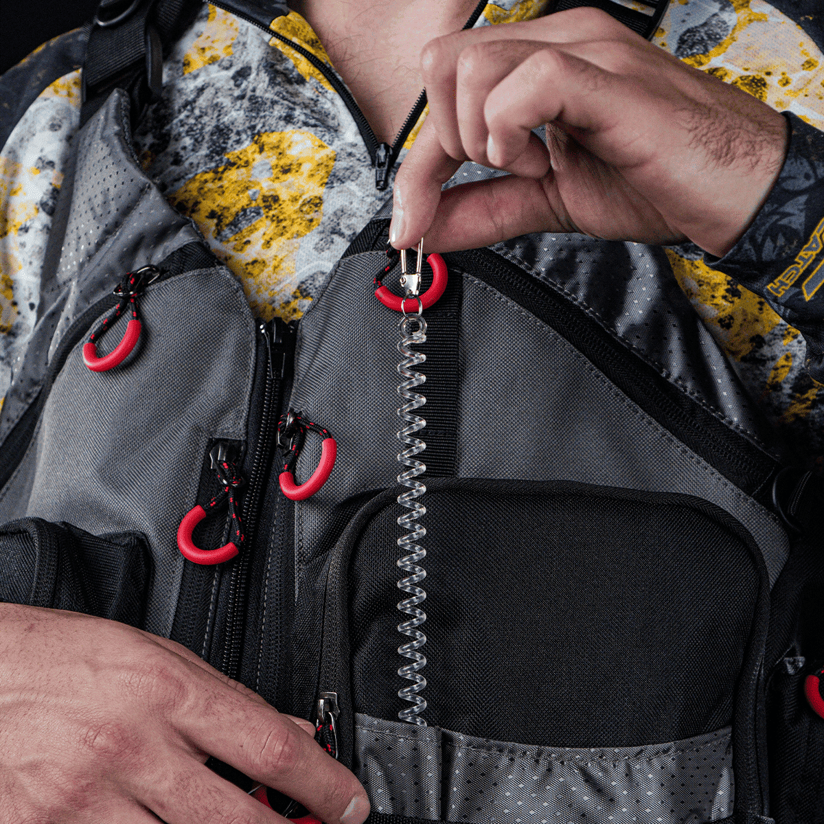 Golden Catch Fishing Vest - Photo №5